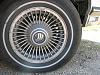 1989 Grand Marquis Hubcap center-vase-001.jpg