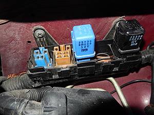93 Mercury Villager Engine Compartment Relay and Fuses-dscn0362.jpg